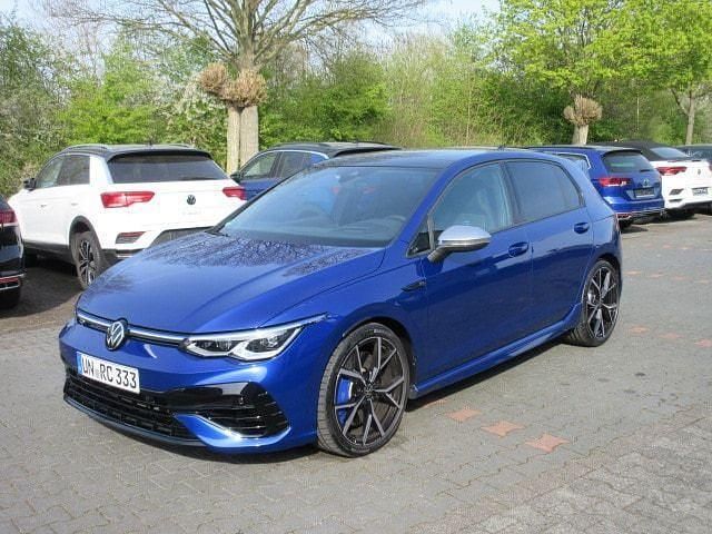 Lapiz blue (metallic) Gebraucht 2023 VW Golf VIII R Limousine | 52.988 € - Bild 1/4