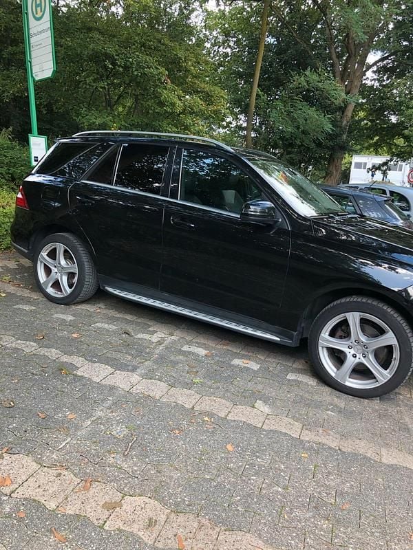 Gebraucht Mercedes ML350 258 PS (189 kW) 2013 Schwarz SUV