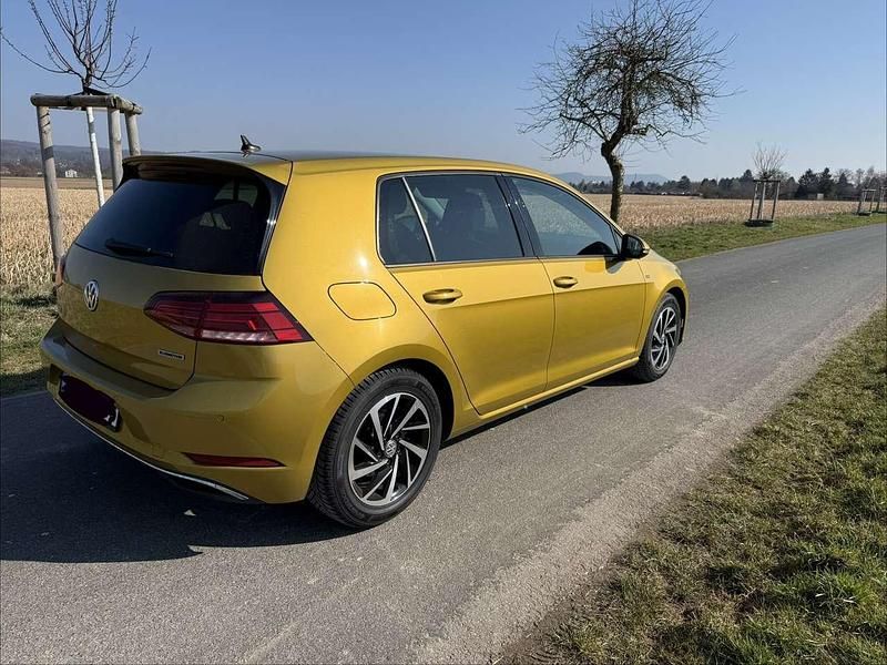 Gebraucht VW Golf VII Join 131 PS (96 kW) 2018 Gelb Kleinwagen
