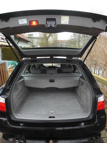 Gebraucht BMW 525 241 PS (177 kW) 2006 Schwarz Kombi