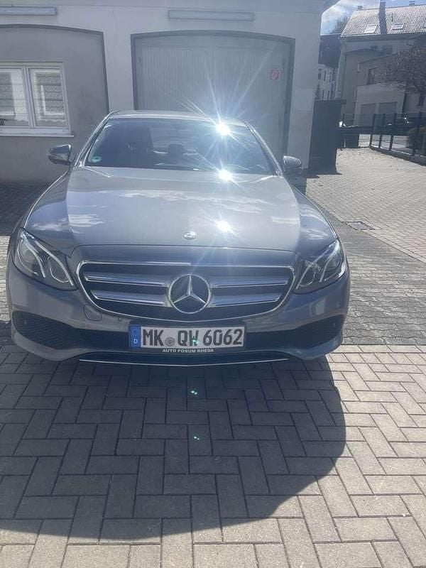 Second-hand Mercedes E220 194 CP (142 kW) 2016 Berlinǎ