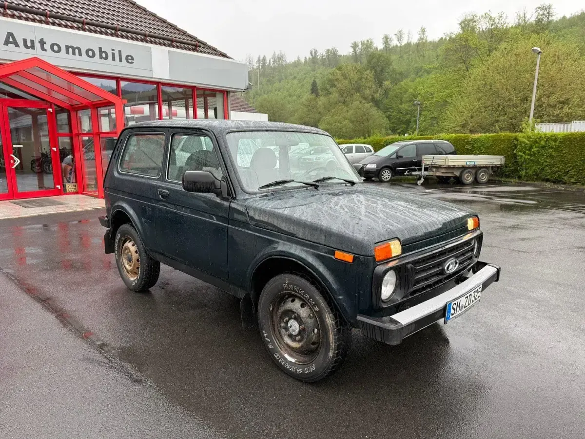 Gebraucht Lada niva 83 PS (61 kW) 2018 Grün SUV
