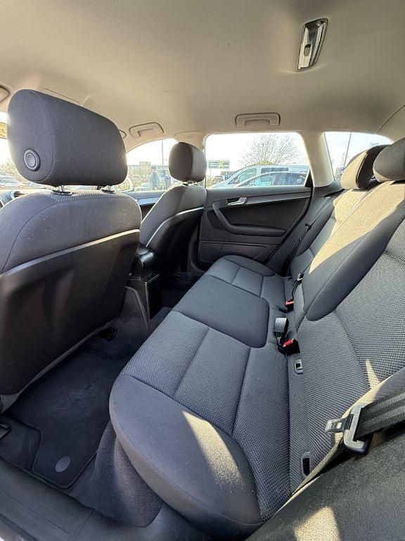 Gebraucht Audi A3 Ambiente 125 PS (91 kW) 2009 Weiß Kleinwagen