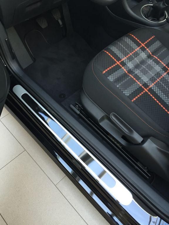 Gebraucht VW Beetle CLUB 105 PS (77 kW) 2016 Schwarz Kleinwagen