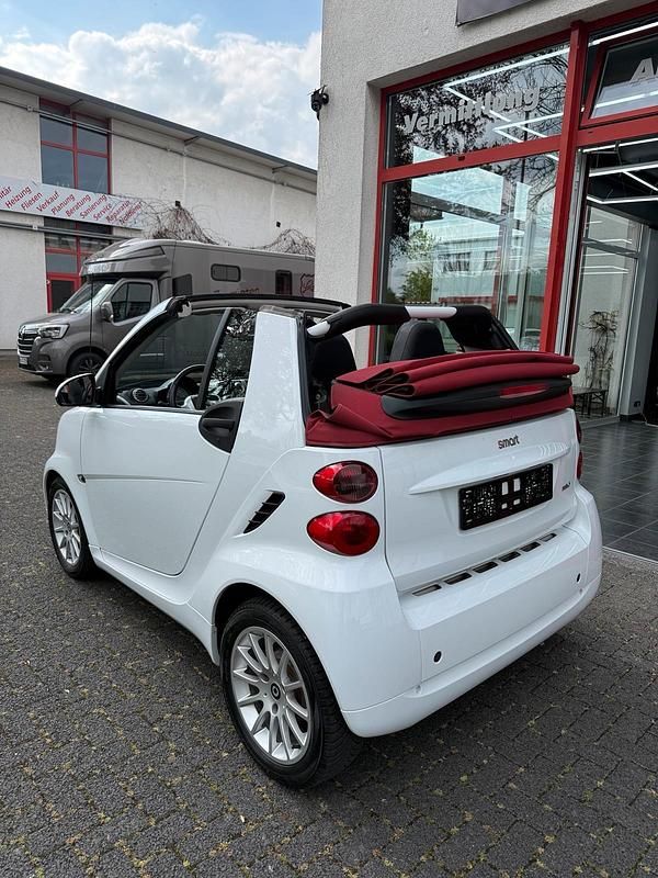 Gebraucht Smart ForTwo Cabrio 71 PS (52 kW) 2011 Weiß Cabrio
