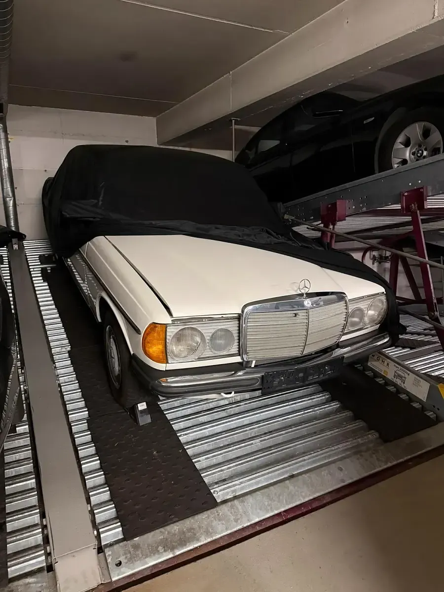 Gebraucht Mercedes 200 109 PS (80 kW) 1981 Weiß Limousine