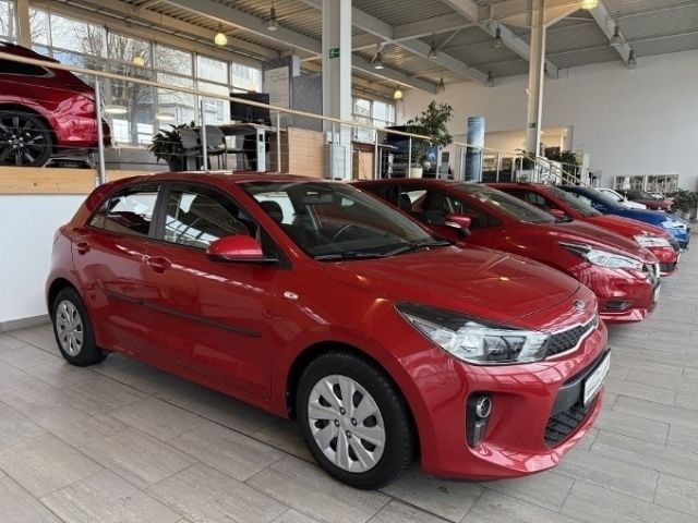 Rot Gebraucht 2019 Kia Rio Attract Kleinwagen | 12.690 € (Fairer Preis) - Bild 1/4