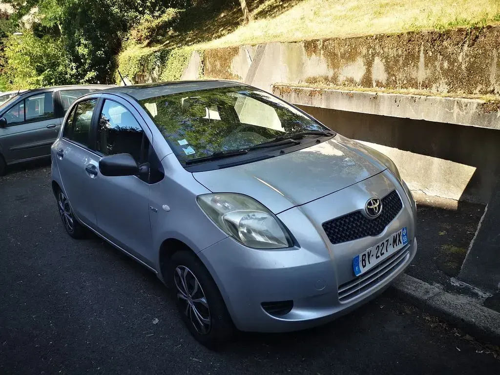 Gebraucht Toyota Yaris Sol 87 PS (63 kW) 2007 Silber Kleinwagen