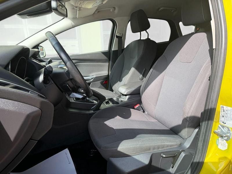 Gebraucht Ford Focus Titanium 150 PS (110 kW) 2012 Gelb Limousine