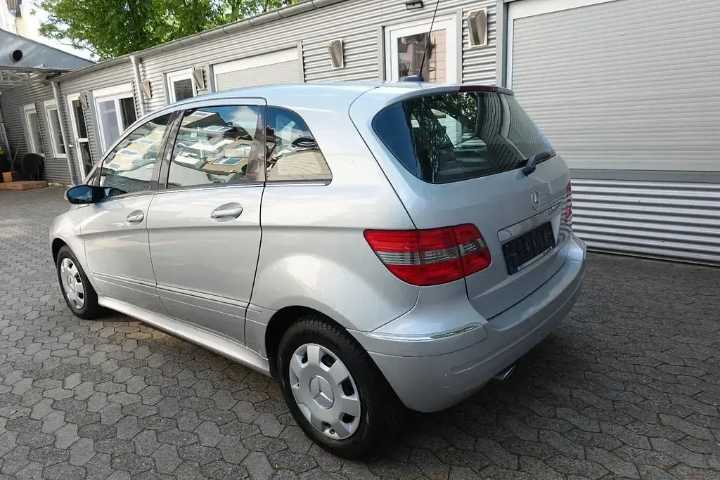 Używany Mercedes B170 116 KM (85 kW) 2005 Srebrny Minivan