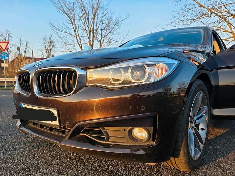 Gebraucht BMW 325 218 PS (160 kW) 2015 Braun Limousine