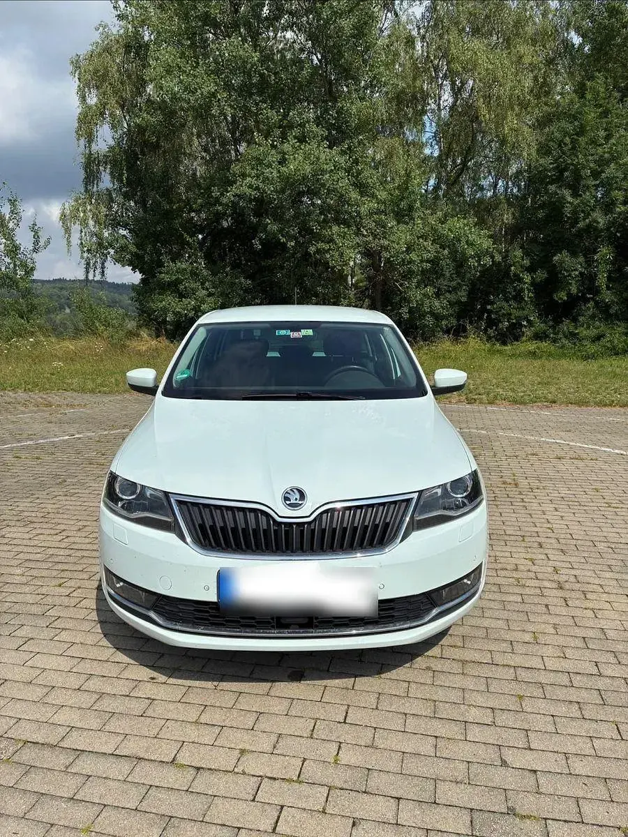 Gebraucht Skoda Rapid Clever 110 PS (80 kW) 2018 Weiß Kleinwagen
