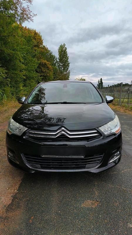 Schwarz Gebraucht 2013 Citroën C4 Limousine | 3.990 € (Fairer Preis) - Bild 1/4