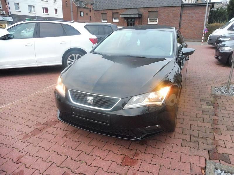 Schwarz Gebraucht 2016 Seat Leon CONNECT Limousine | 9.490 € (Fairer Preis) - Bild 1/4