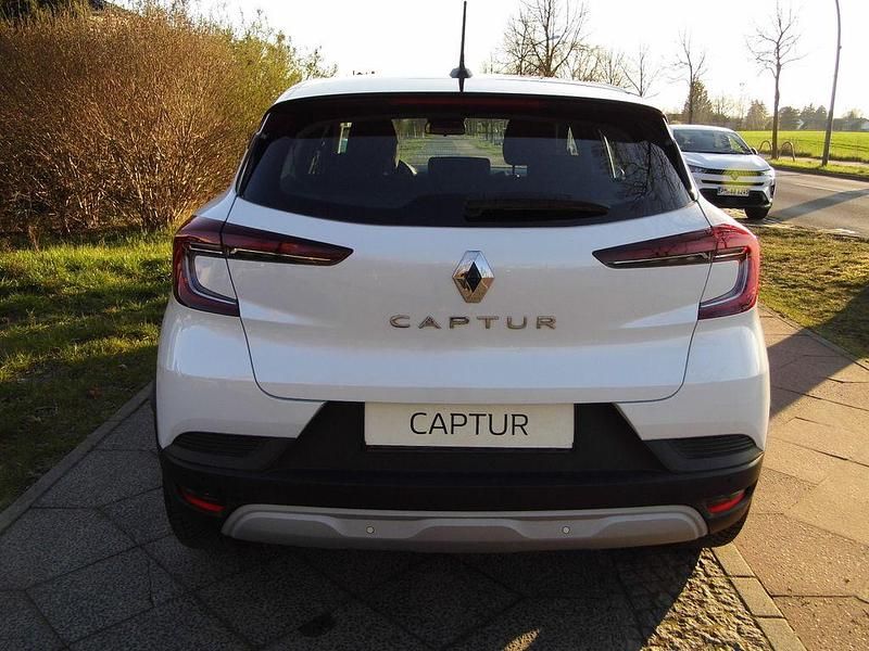 Gebraucht Renault Captur Business 91 PS (66 kW) 2021 Weiß SUV