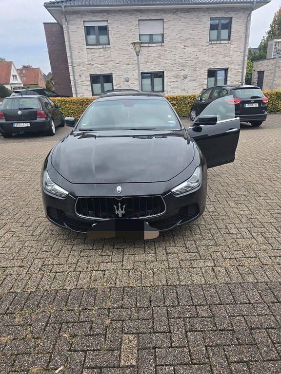 Schwarz Gebraucht 2017 Maserati Ghibli Coupé | 22.100 € (Fairer Preis) - Bild 1/2