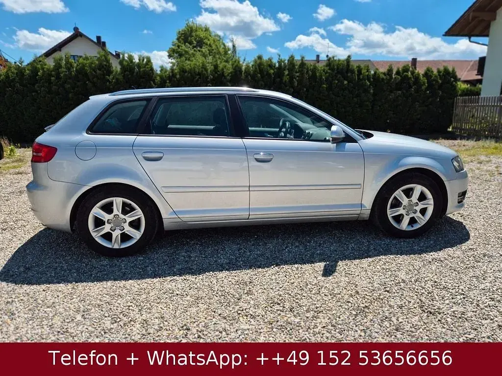 Gebraucht Audi A3 Attraction 105 PS (77 kW) 2012 Silber Kleinwagen