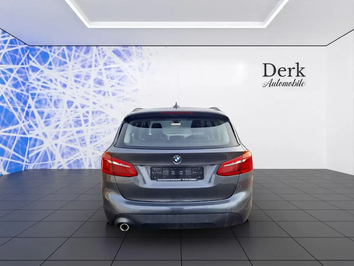 Gebraucht BMW 216 Advantage 116 PS (85 kW) 2019 Grau Kombi