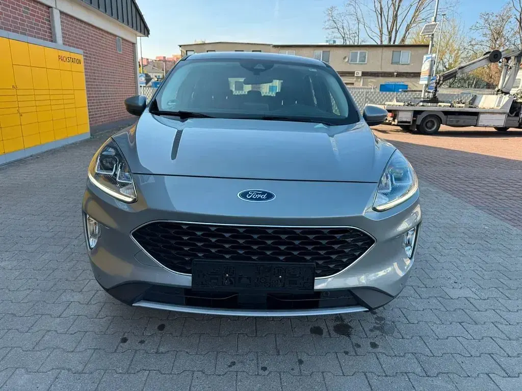 Usado Ford Kuga Cool & Connect 150 HP (110 kW) 2022 Prateado SUV