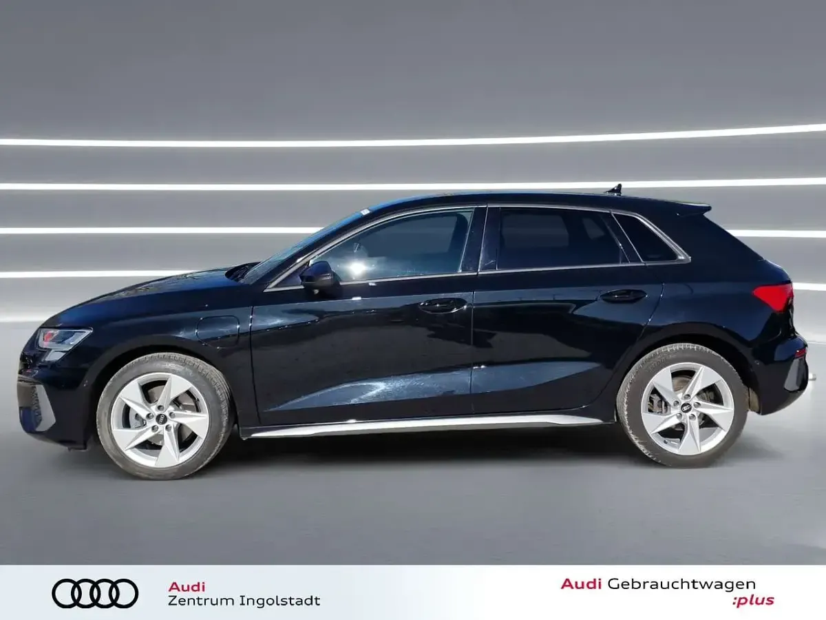 Gebraucht Audi A3 S-Line 204 PS (150 kW) 2023 Mythosschwarz metallic Limousine