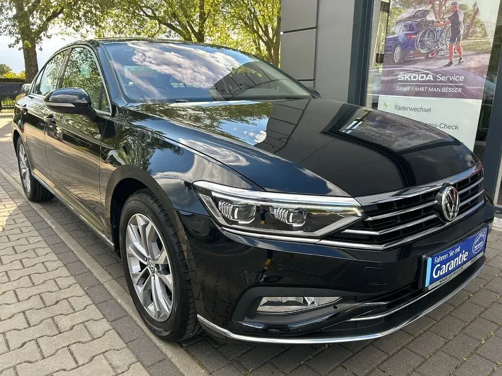 Usata VW Passat Elegance 150 CV (110 kW) 2020 Nero Berlina