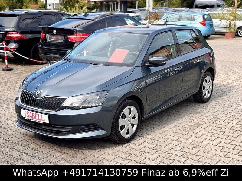 Grau Gebraucht 2016 Skoda Fabia Ambition Limousine | 8.990 € (Guter Preis) - Bild 1/4