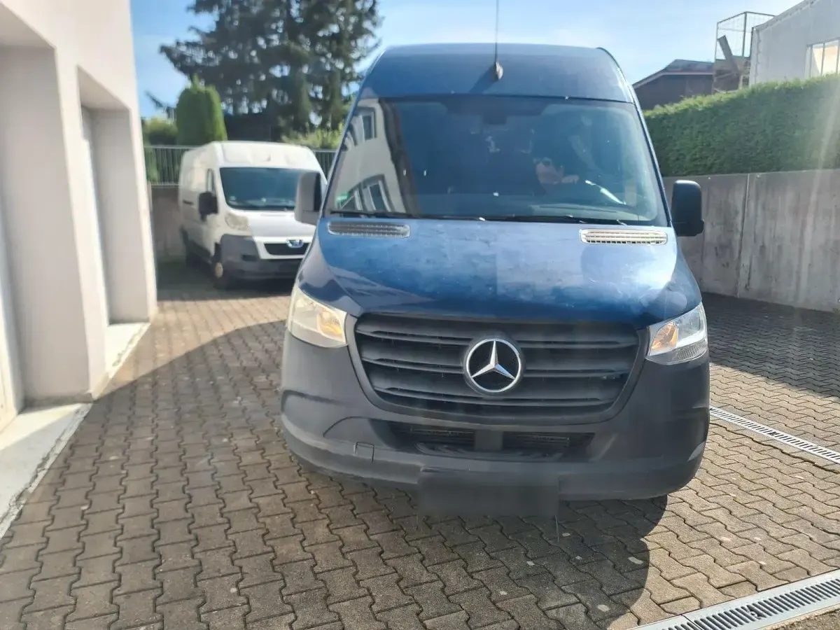 Używany Mercedes Sprinter 163 KM (119 kW) 2019 Niebieski Van
