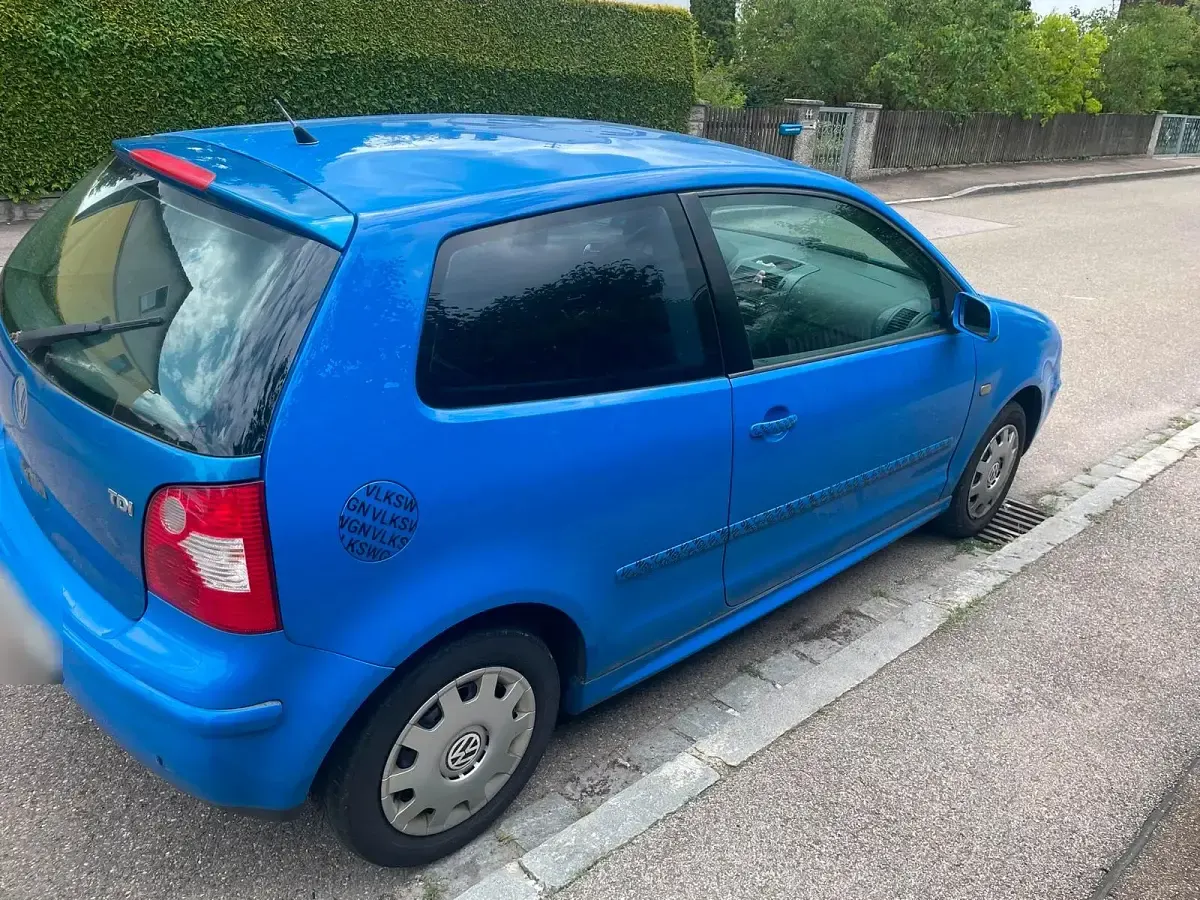 Gebraucht VW Polo 64 PS (47 kW) 2003 Blau Kleinwagen