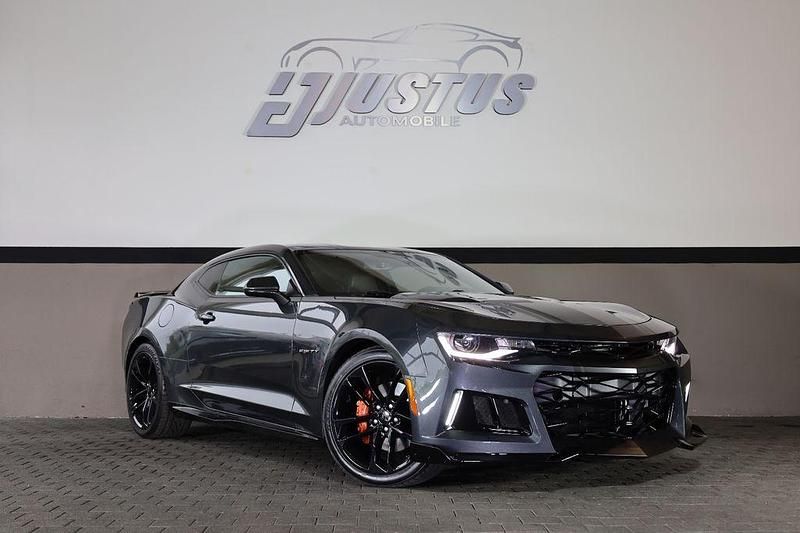 Grau Gebraucht 2017 Chevrolet Camaro SS Coupé | 34.900 € (Teuer) - Bild 1/4