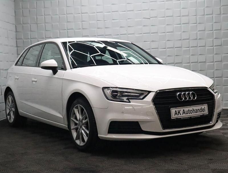 Second-hand Audi A3 Basis 116 CP (85 kW) 2017 Alb Berlinǎ