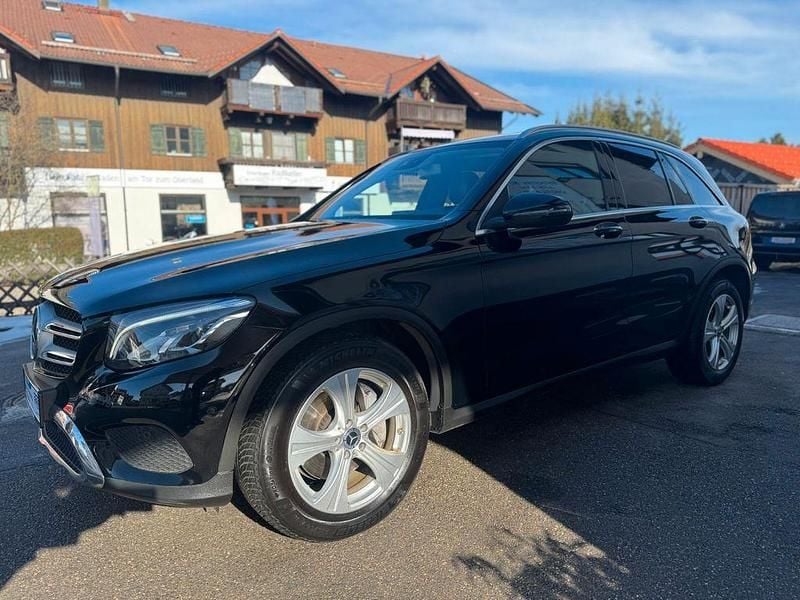Schwarz Gebraucht 2017 Mercedes GLC350 SUV | 22.500 € (Guter Preis) - Bild 1/4