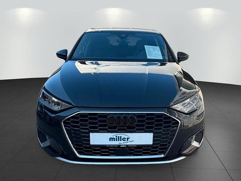 Gebraucht Audi A3 Advanced 110 PS (80 kW) 2022 Grau Limousine