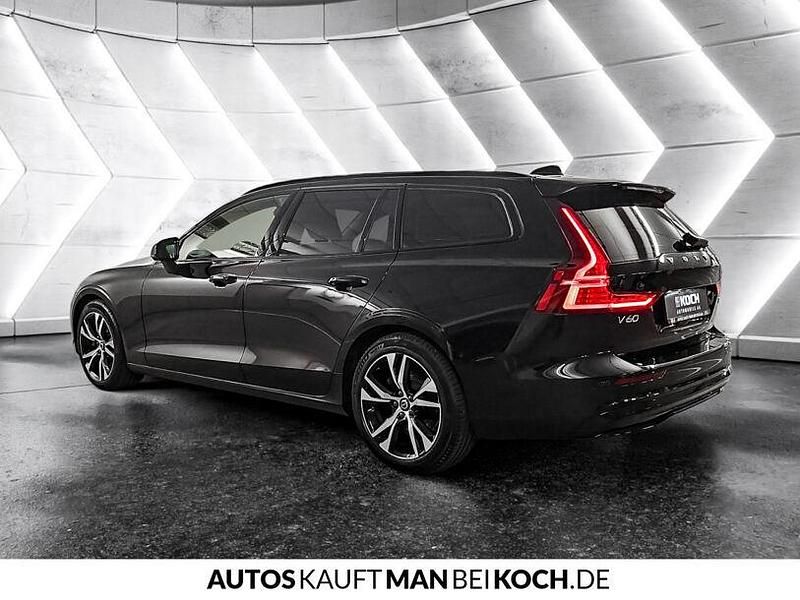 Gebraucht Volvo V60 197 PS (144 kW) 2023 Schwarz Kombi