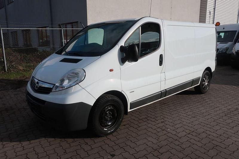 Gebraucht Opel Vivaro 145 PS (106 kW) 2011 Weiß Van / Kleinbus