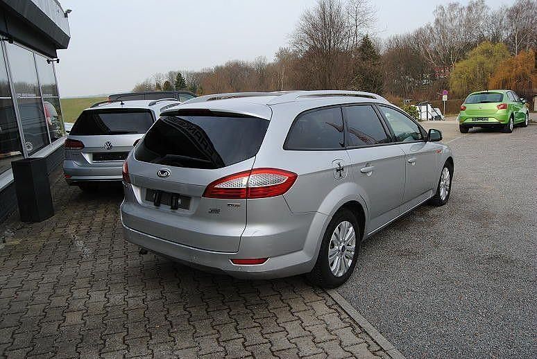 Gebraucht Ford Mondeo Trend 131 PS (96 kW) 2007 Silber Kombi