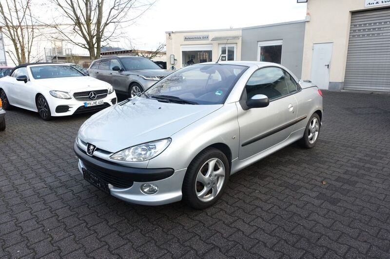 Gebraucht Peugeot 206 CC 109 PS (80 kW) 2003 Grau Cabrio