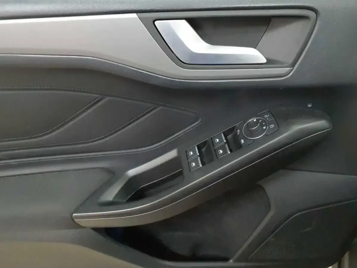 Gebraucht Ford Focus Cool & Connect 120 PS (88 kW) 2022 Grau Kombi