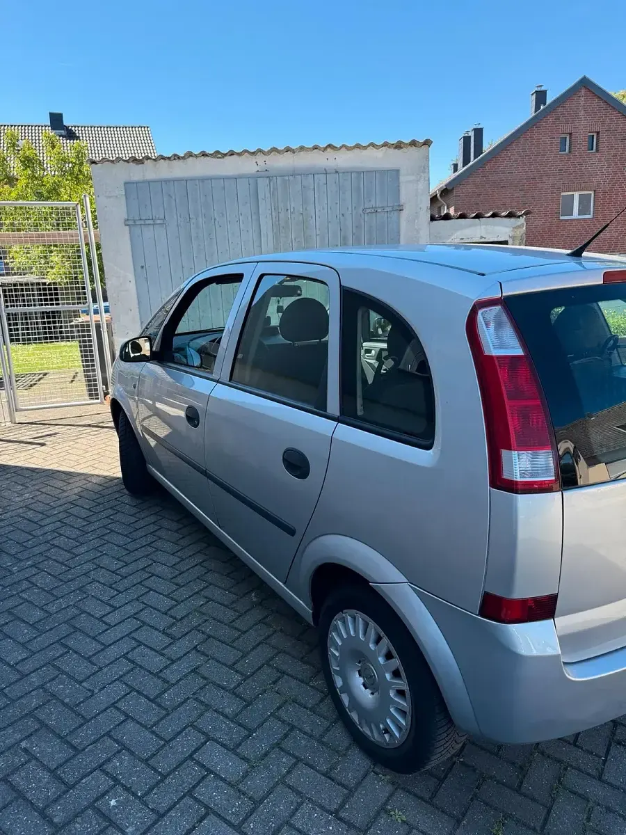 Gebraucht Opel Meriva 100 PS (73 kW) 2004 Silber Van / Kleinbus