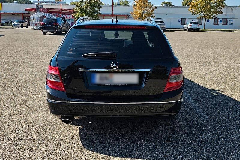 Gebraucht Mercedes C250 204 PS (150 kW) 2009 Schwarz Kombi