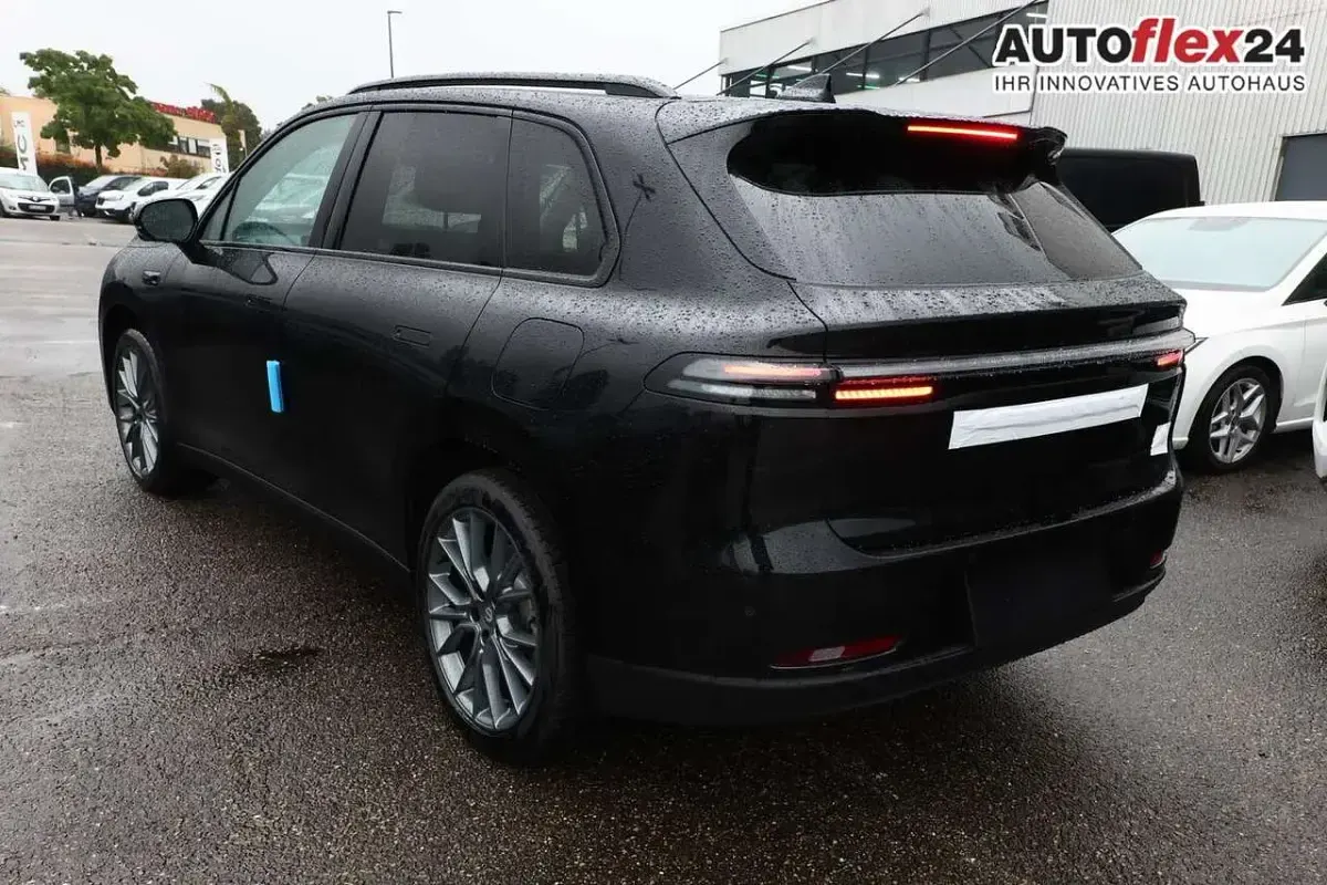 Ny Leapmotor C10 439 kW (598 HK) 2026 Sort SUV
