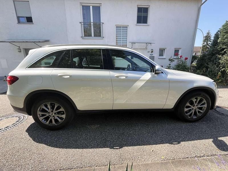 Gebraucht Mercedes GLC250 Exclusive 204 PS (150 kW) 2018 Weiß SUV