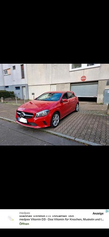 Rot Gebraucht 2017 Mercedes A180 Kleinwagen | 14.000 € (Fairer Preis) - Bild 1/4