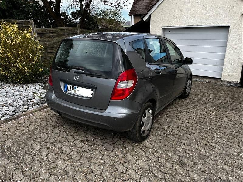 Gebraucht Mercedes A160 95 PS (69 kW) 2011 Silber Van / Kleinbus