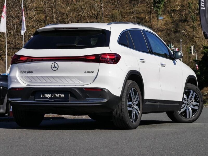 Gebraucht Mercedes EQA300 Advanced 167 kW (228 PS) 2024 Unilack polarweiss SUV