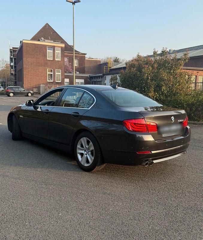 Gebraucht BMW 530 245 PS (180 kW) 2010 Grau Limousine