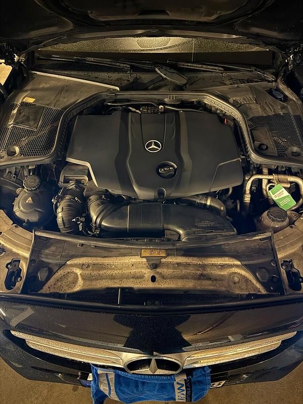 Gebraucht Mercedes C250 204 PS (150 kW) 2016 Schwarz Kombi