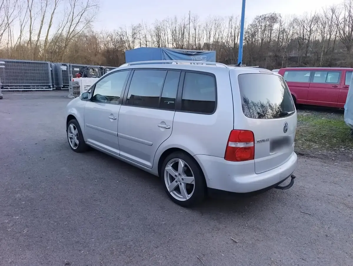 Gebraucht VW Touran 140 PS (102 kW) 2003 Silber Van / Kleinbus