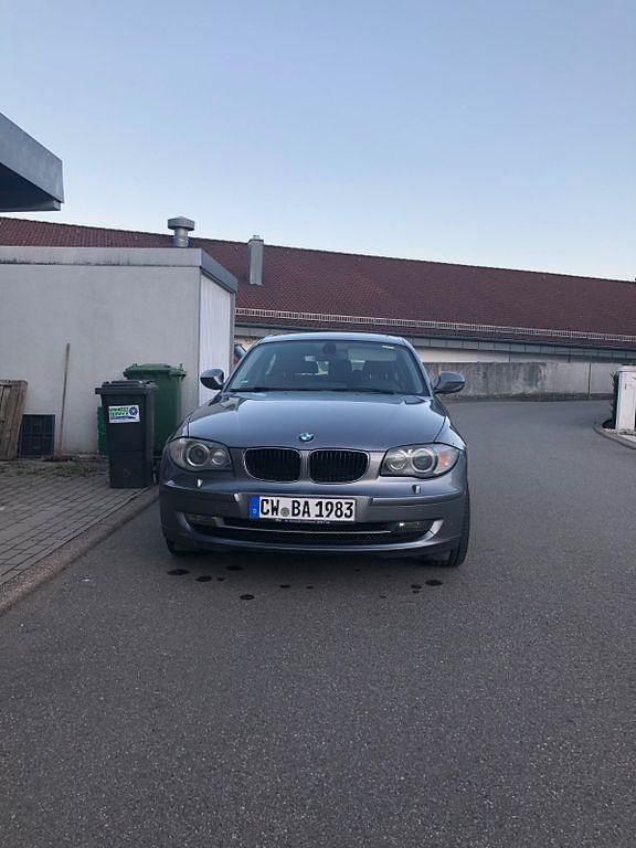 Gebraucht BMW 120 Sport Line 177 PS (130 kW) 2010 Grau Kleinwagen
