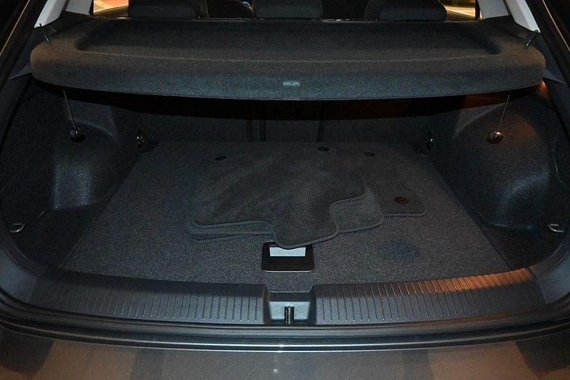 Gebraucht VW T-Roc Life 150 PS (110 kW) 2024 Grau SUV