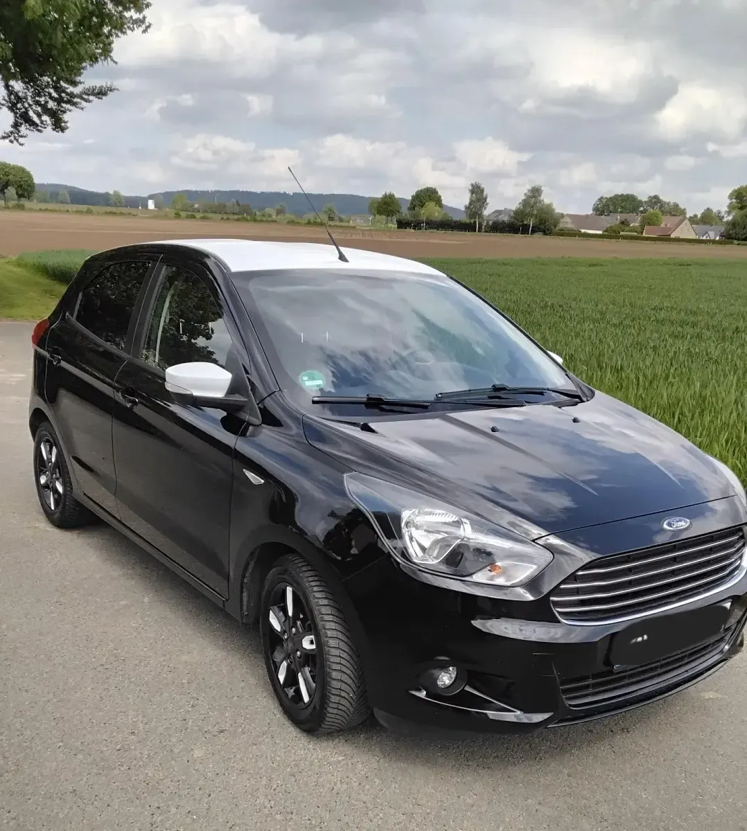 Gebraucht Ford Ka Plus 86 PS (63 kW) 2018 Schwarz Kleinwagen